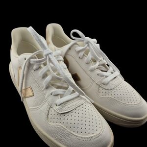 Veja White and Tan Women's Sneakers